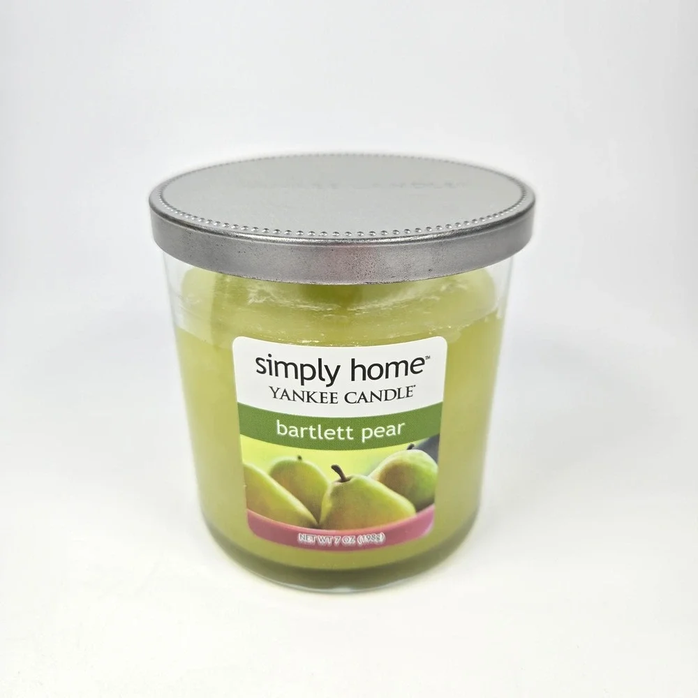 Yankee Candle Simply Home Bartlett Pear Scented Jar Candle 7 oz Green‎ Wax